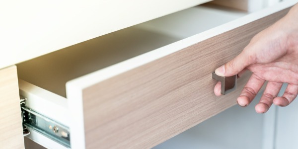 Czy wszystkie prowadnice szufladowe działają tak samo?