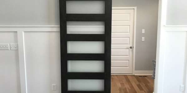 Nowoczesne systemy drzwi przesuwnych – trendy w designie i funkcjonalności